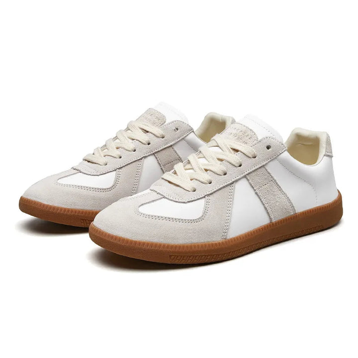 Brown men's lace-up sneakers, versatile low-top casual shoes with non-slip sole.