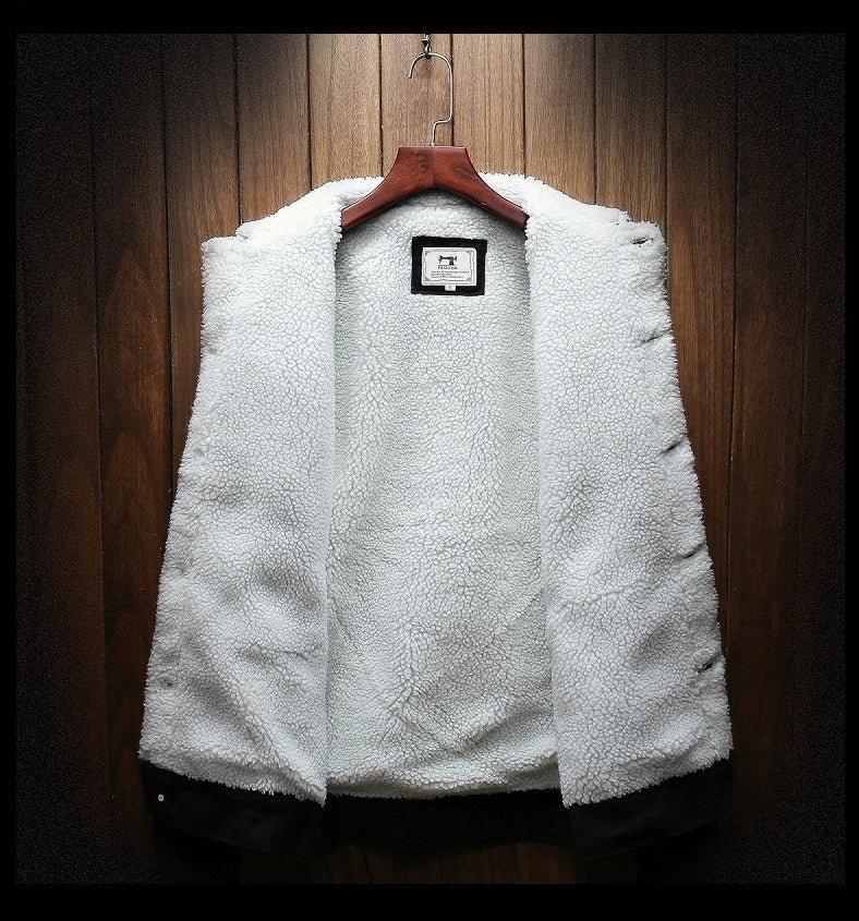 Versatile men's retro denim jacket, Samuel, for fall fashion, winter essentials & casual style.