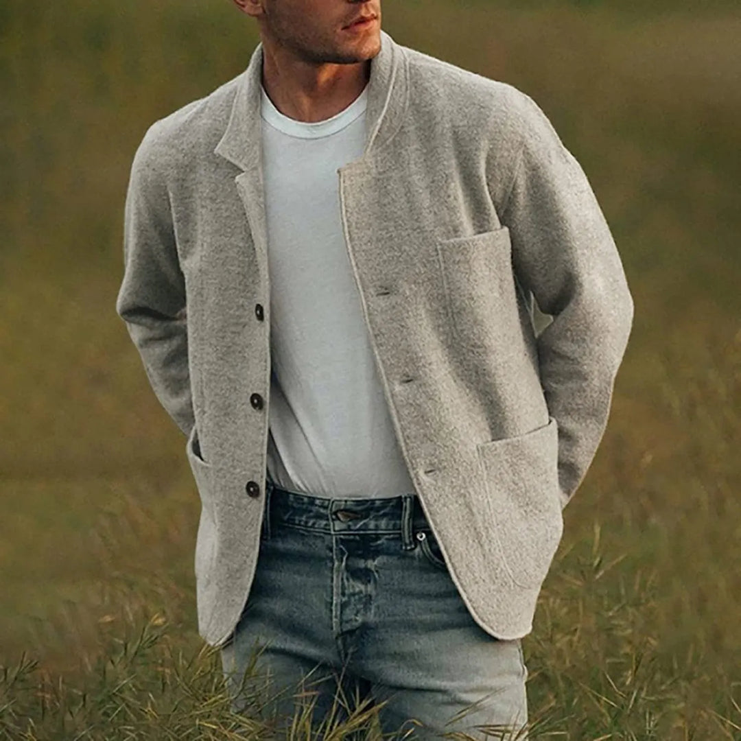 Men's lightly structured blazer, modern fit. Versatile for business casual & smart casual menswear.