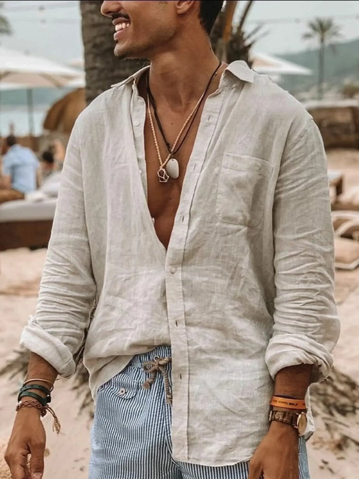 Versatile men's summer shirt, Fabio. Lightweight linen, relaxed fit, perfect as a beach or vacation top.