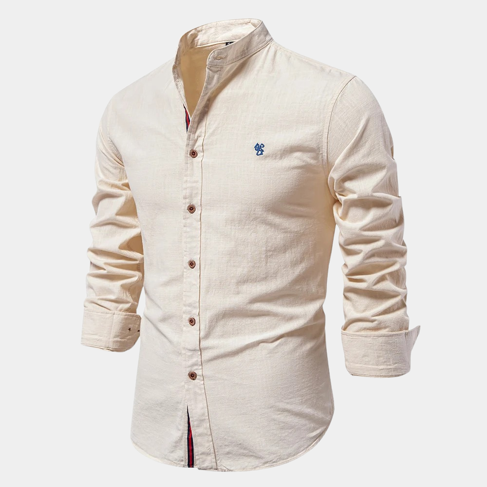 Elegant slim-fit men's long-sleeve shirt. Versatile for casual or smart casual summer outfits.