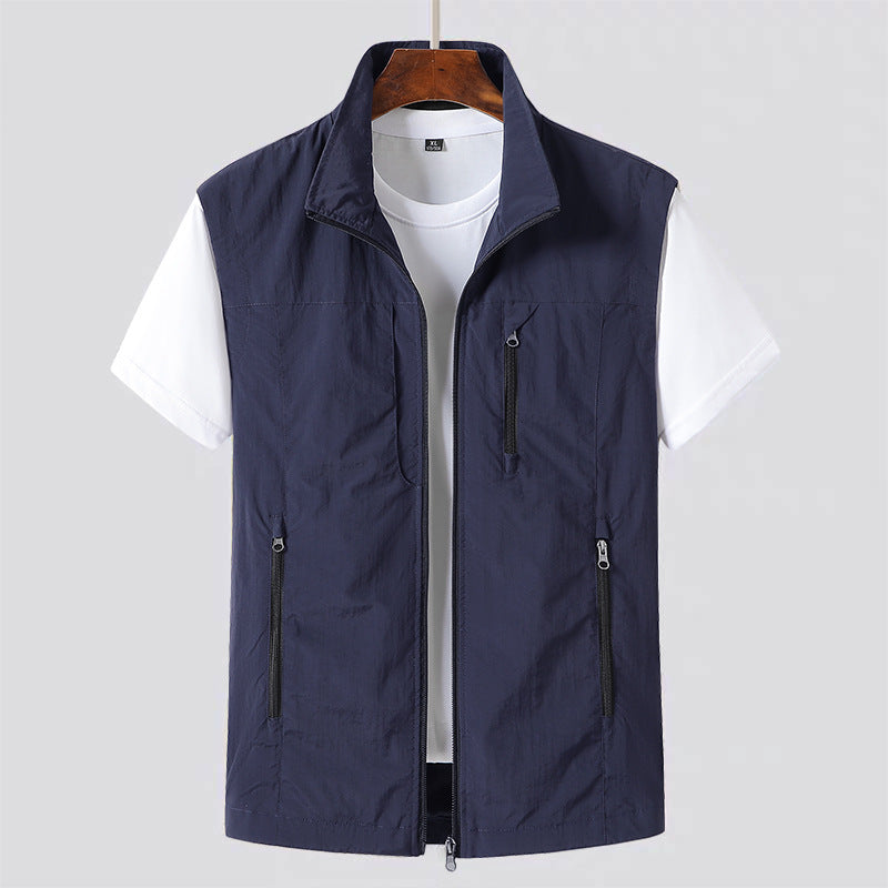 Casual men's lightweight summer vest, a multi-pocket sleeveless design for comfort & convenience in warm weather.