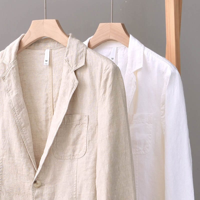 Comfortable men's lightweight unstructured casual blazer, offering a relaxed yet elegant summer look.