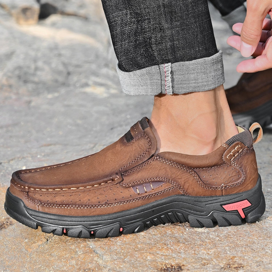 Men's orthopedic brown transition boots, comfortable sole, leather, slip-resistant, posture support.