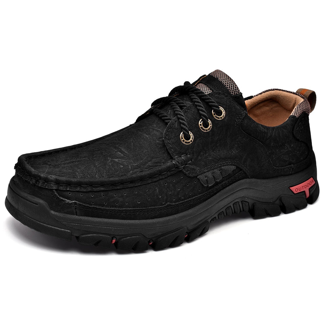 Winter-ready men's orthopedic boots, insulated, comfortable, lace-up closure