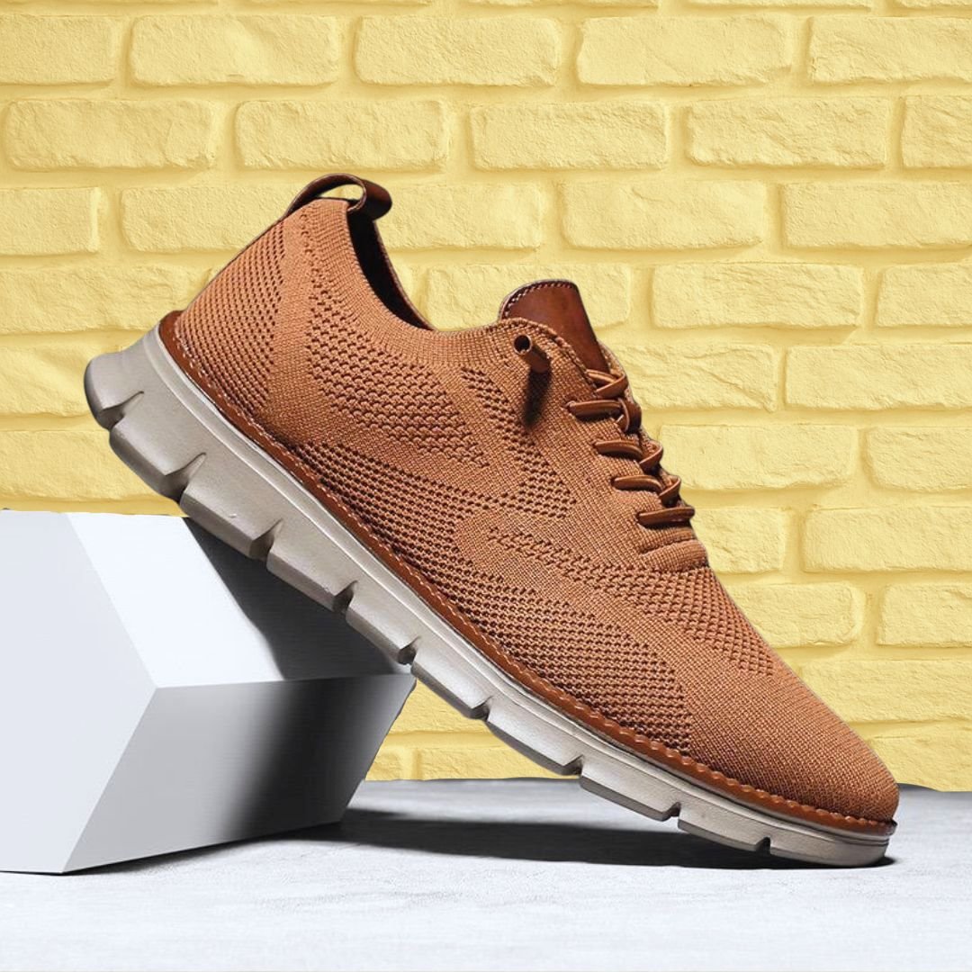 Supportive men's walking shoes, designed for ultimate comfort and long walks.