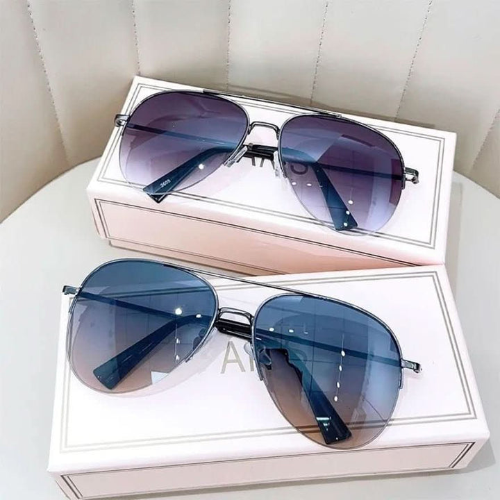 Anti-glare men's pilot sunglasses. Gradient lenses with full UV400 protection. Perfect for travel & sun.