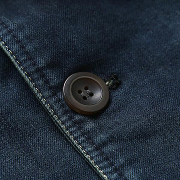 Versatile men's tailored blazer for smart casual suiting. Modern style, refined details, and essential pockets.