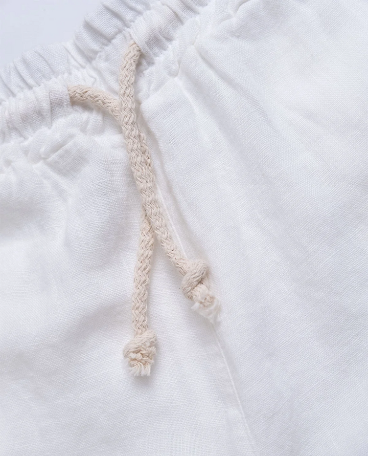 Breathable men's everyday shorts with a comfortable elastic drawstring waist; ideal for relaxed summer days.