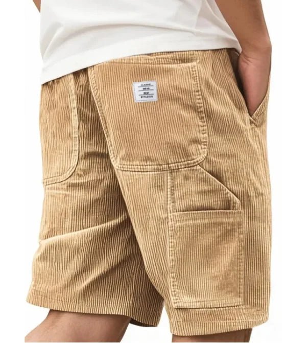 Men's casual cargo shorts, relaxed fit, featuring multiple useful pockets.