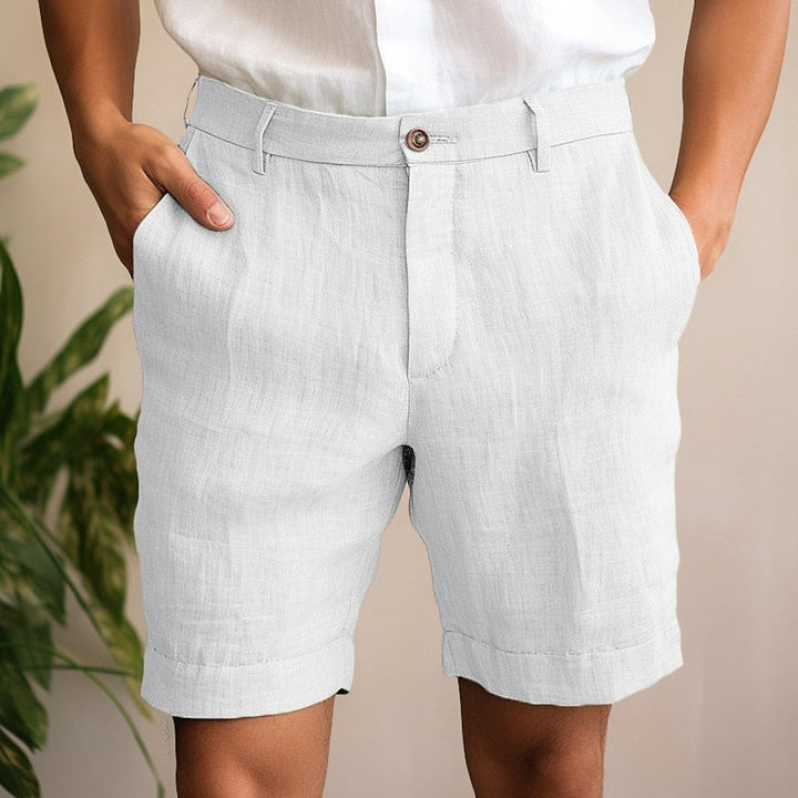 Modern men's fashion: relaxed fit summer shorts, a stylish and comfortable choice for casual wear.