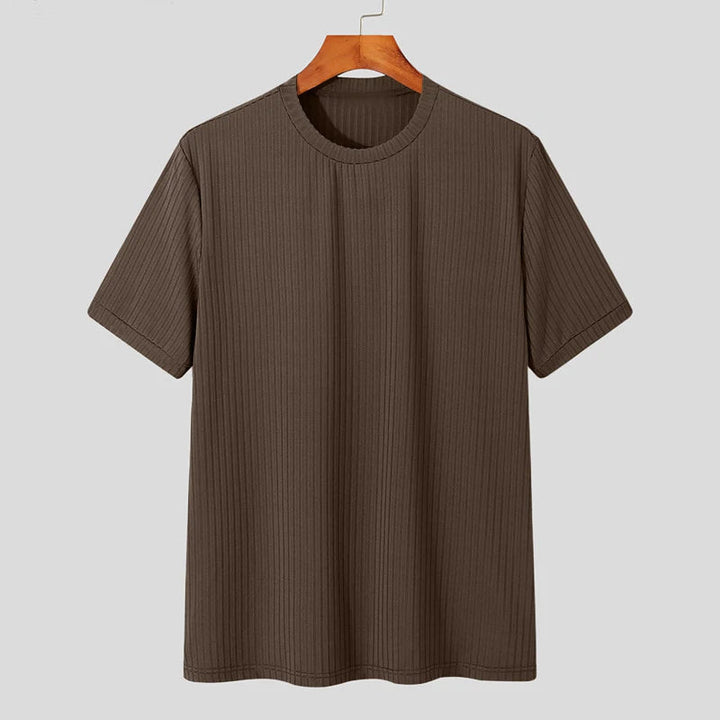 Ribbed texture men's t-shirt. Sculpted fit, tailored short sleeve o-neck for a sharp and modern style.
