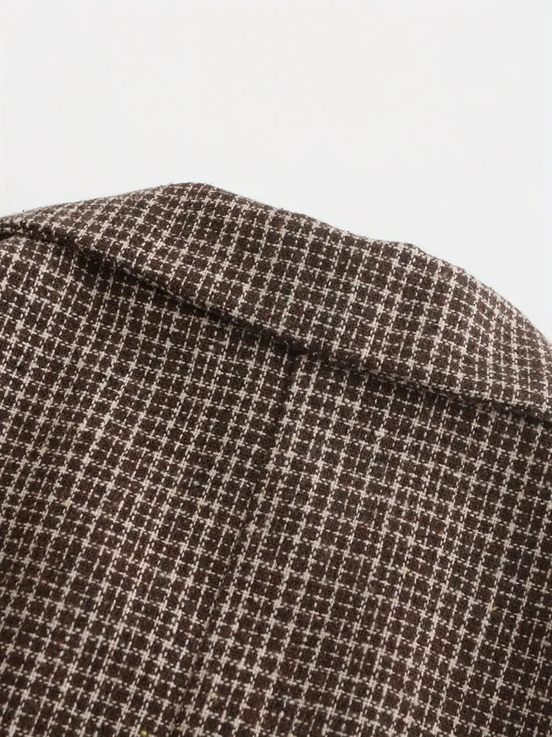 Double-breasted men's check blazer with notch lapel. Smart casual, slim fit for modern formalwear.