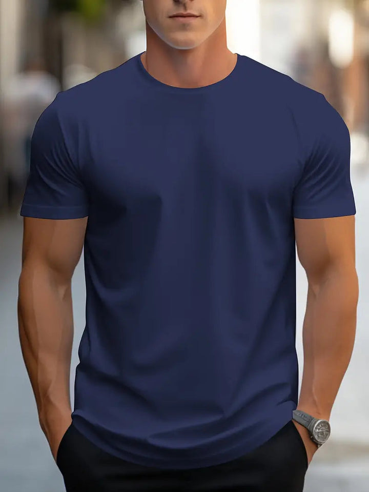 Polished men's slim fit crew neck t-shirt, short sleeve, ideal for a modern, neat look.