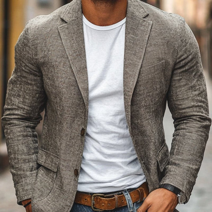 Elegant men's lightweight single-breasted slim fit blazer, enhancing modern men's fashion.