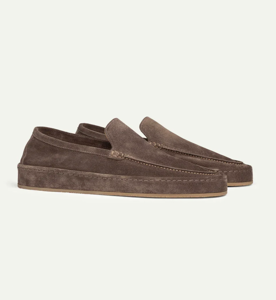 Cushioned men's slip-on loafers, perfect for spring/summer style. Comfortable, versatile & elegant men's footwear.