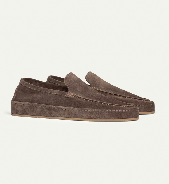 Cushioned men's slip-on loafers, perfect for spring/summer style. Comfortable, versatile & elegant men's footwear.