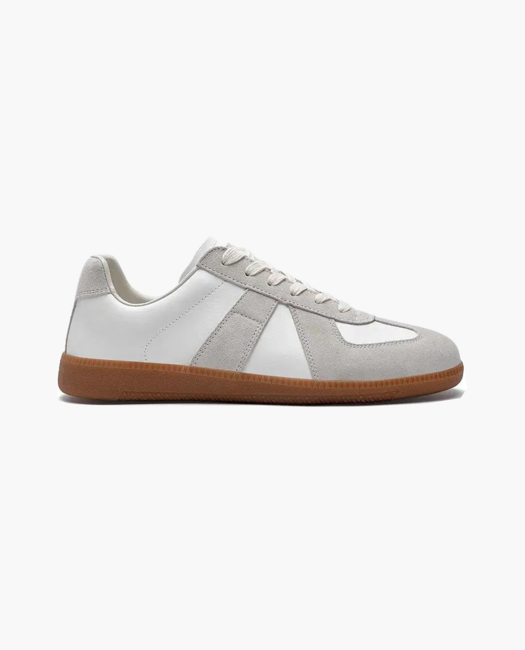 Men's smart casual low-top sneakers for everyday style & comfort. Versatile lace-up shoes for men.