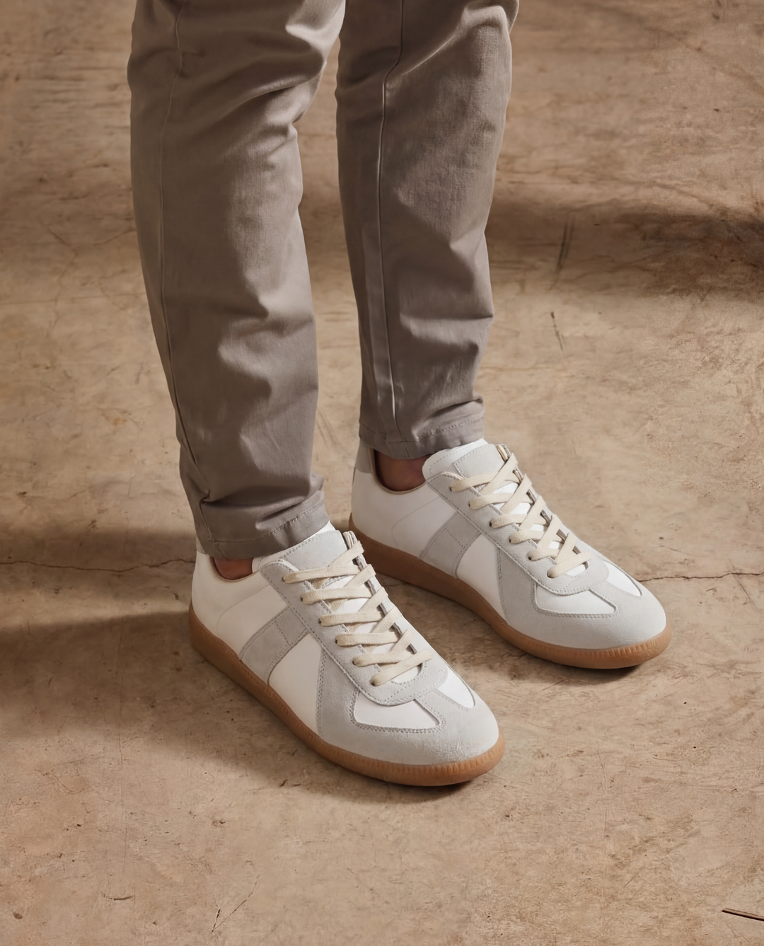 Classic men's lace-up sneakers offering timeless style and everyday comfort. Smart casual low-top shoes.