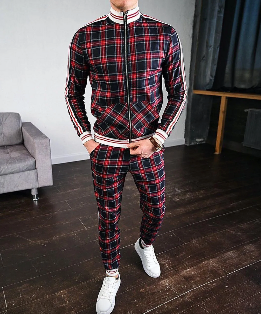 Comfortable men's activewear two-piece set featuring a modern check pattern, suitable for training or lounging.