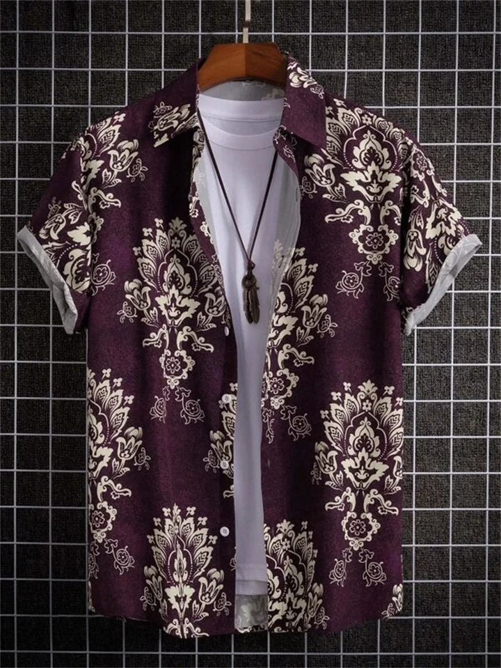 Men's casual button-down print shirt, short-sleeve and perfect for summer outfits.
