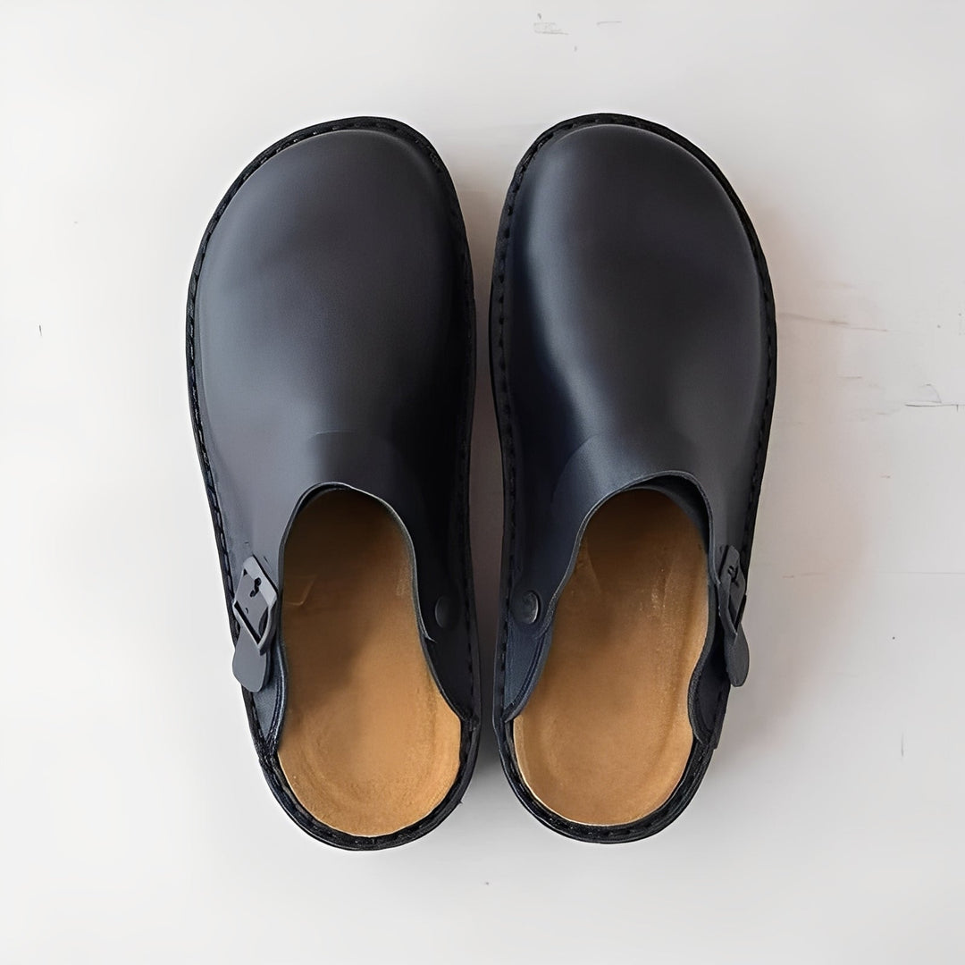 Men's supportive comfort slippers, ideal indoor shoes with foot support for home relaxation.