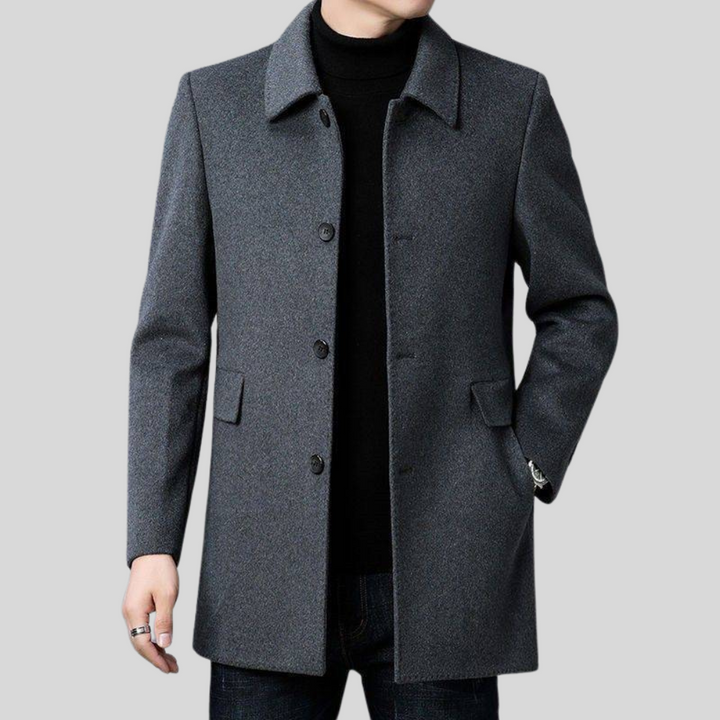 Expertly tailored men's overcoat, ideal for both smart casual and formal winter outfits.