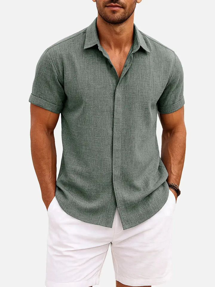 Casual men's button down shirt with texture, ideal for everyday summer style.