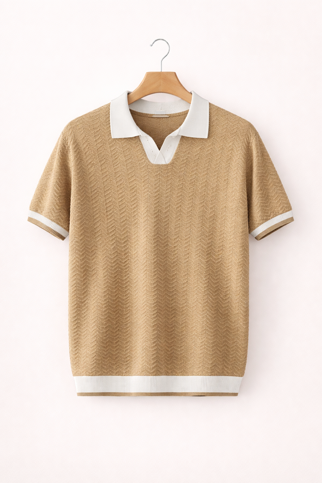 Classic men's collared knit polo shirt, short sleeve, ideal for versatile men's fashion and everyday comfort.