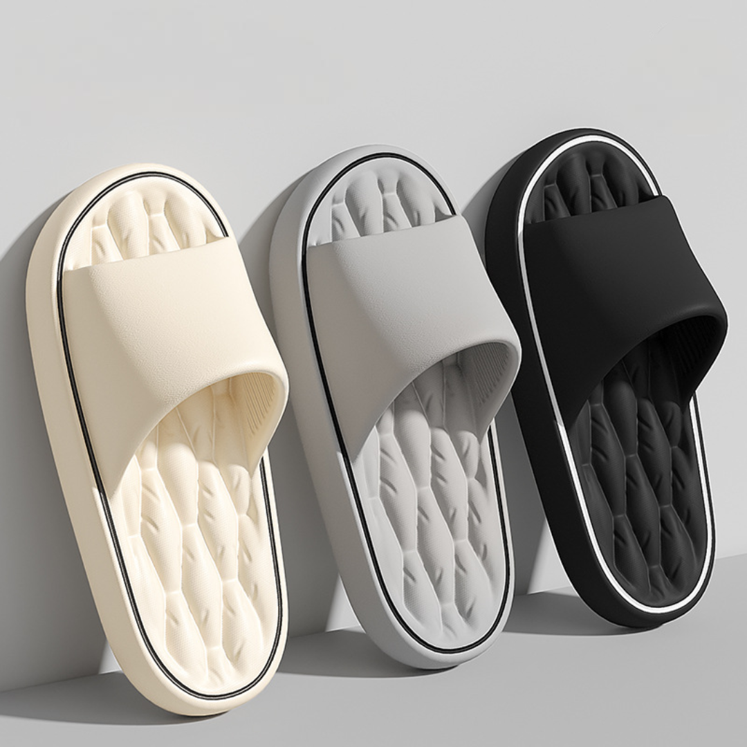 Men's Ultra-Comfort slide sandals, lightweight & ergonomic design for indoor/outdoor relaxation.