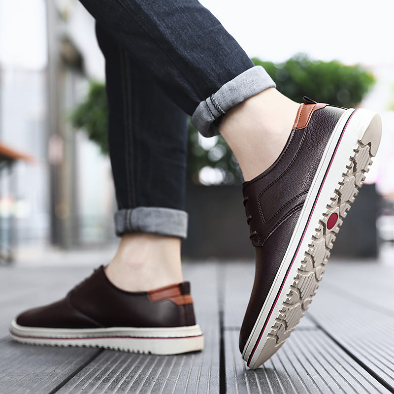 Classic men's urban casual loafers, chestnut brown, combining tradition with urban style