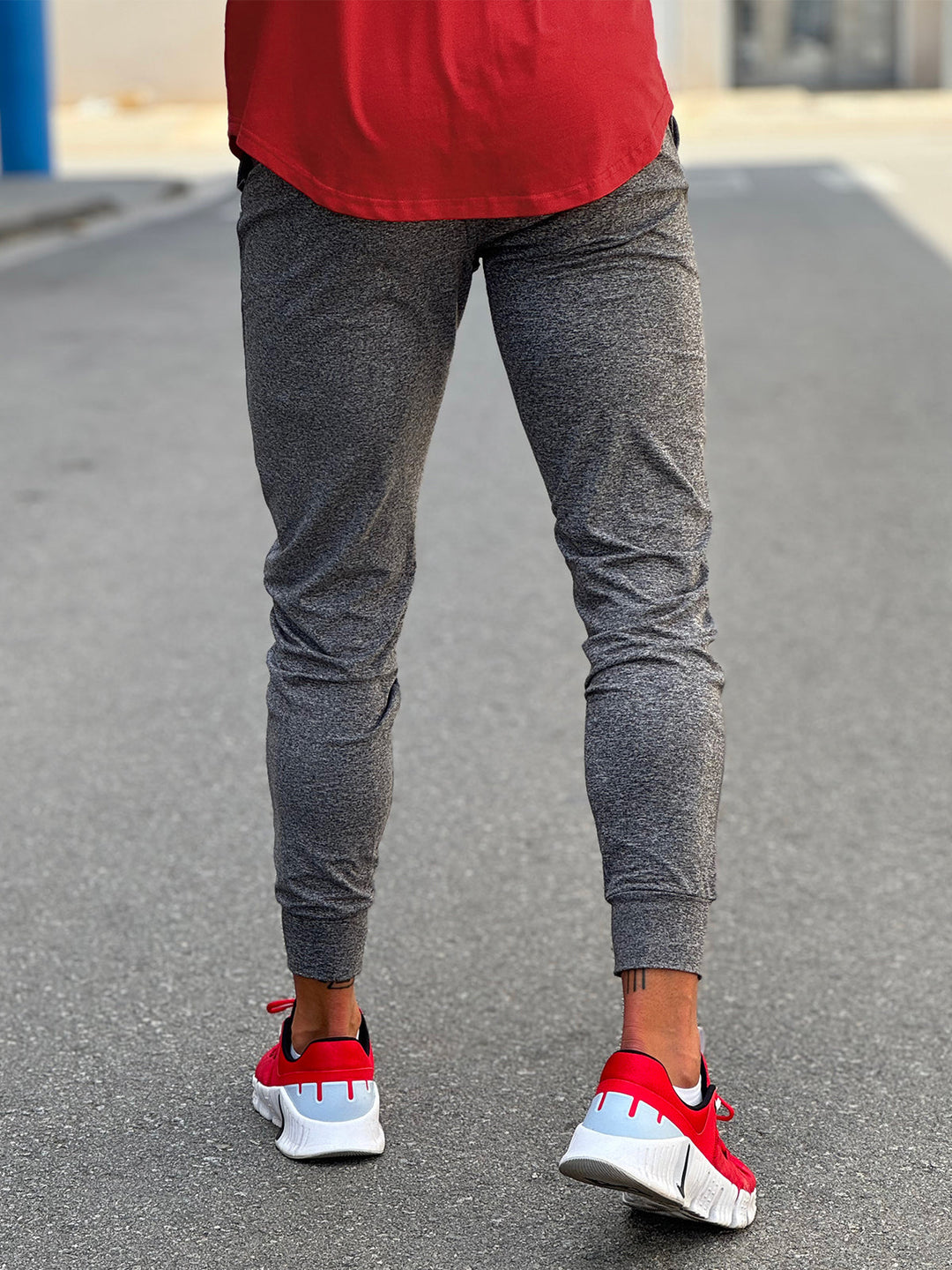 Zoomed shot of the breathable performance fabric of Men's Valencia Joggers, for comfort
