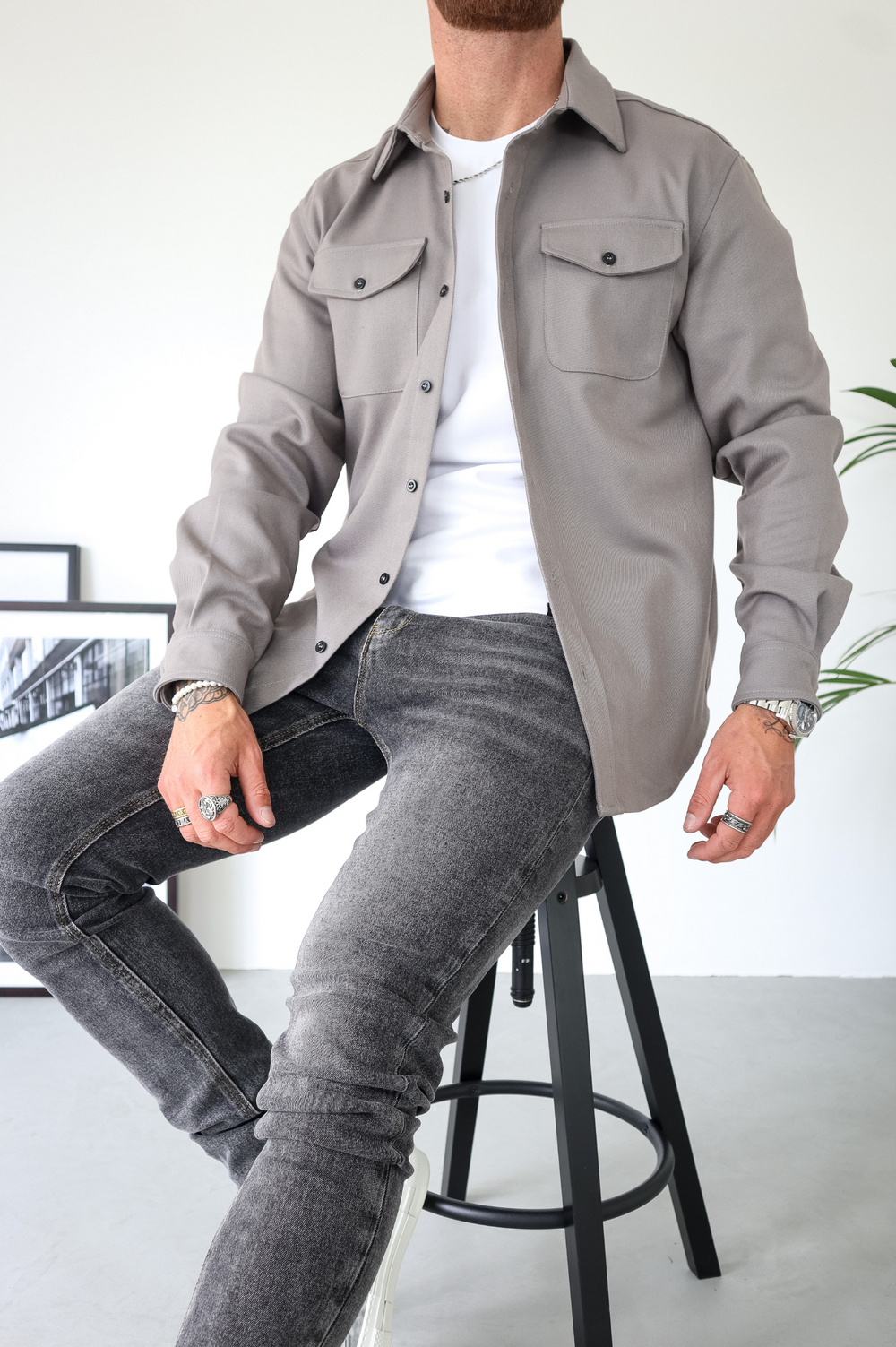 Men's versatile long-sleeve button-up overshirt jacket with chest pocket. Great for casual layering.