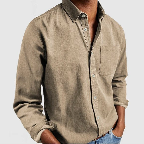 Versatile men's long-sleeve button-down shirt. A classic menswear staple, great for casual everyday looks.