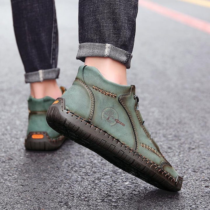 Elegant men's vintage leather loafers made by hand, featuring supportive orthopedic technology.