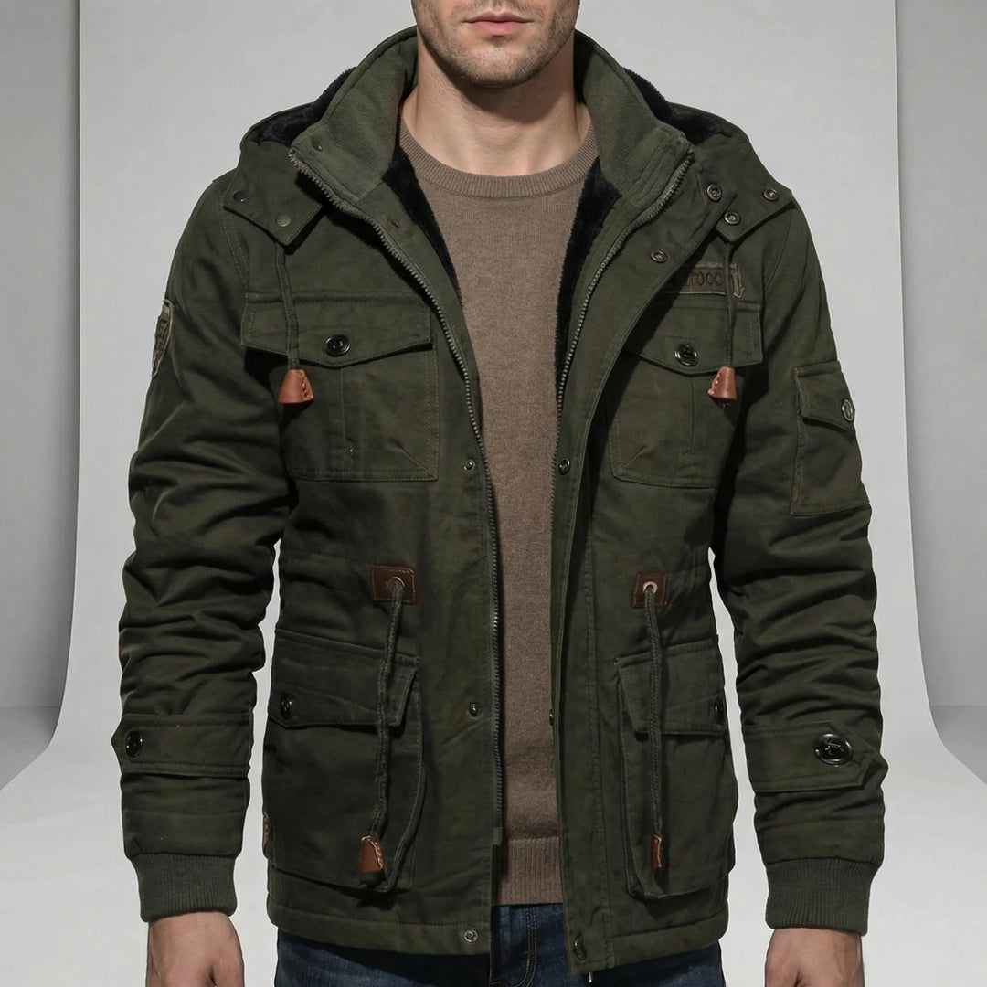 Fall/winter men's everyday parka. Water-repellent and comfortable, perfect as a layering jacket.