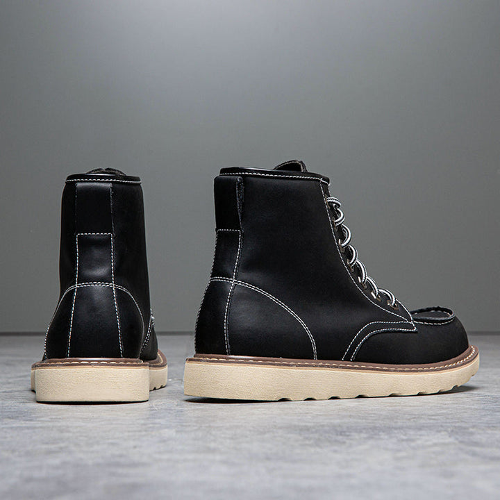 Stylish waterproof chukka boots for men, suitable for both urban and outdoor settings