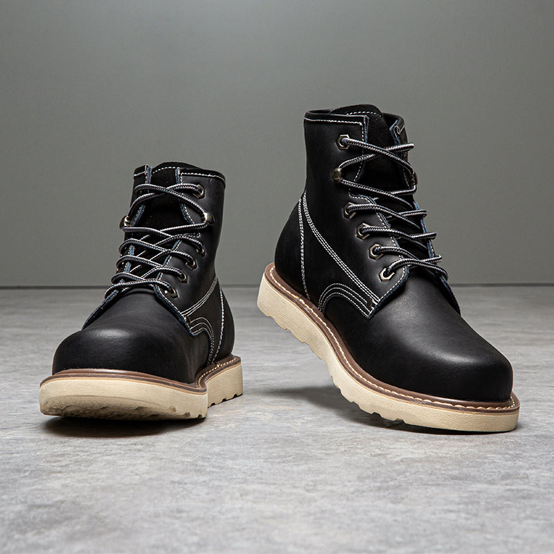Men's versatile chukka boots, suitable for formal casual and active outdoor excursions