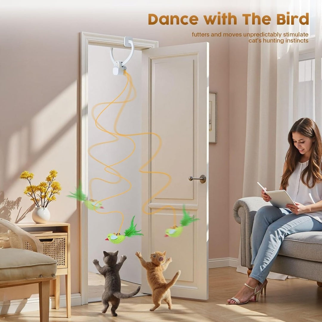 Realistic motion-activated bird toy for cats, ideal for solo play & keeping indoor felines entertained.