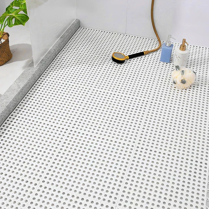 Fast-drying, non-slip bath mat set, gray, providing enhanced bathroom safety and hygiene.