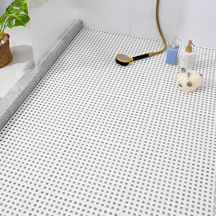 Fast-drying, non-slip bath mat set, gray, providing enhanced bathroom safety and hygiene.
