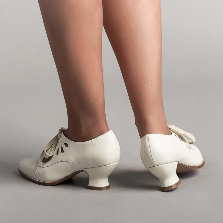 Classic leather pumps for women, designed for comfort with orthopedic features & superior foot support.