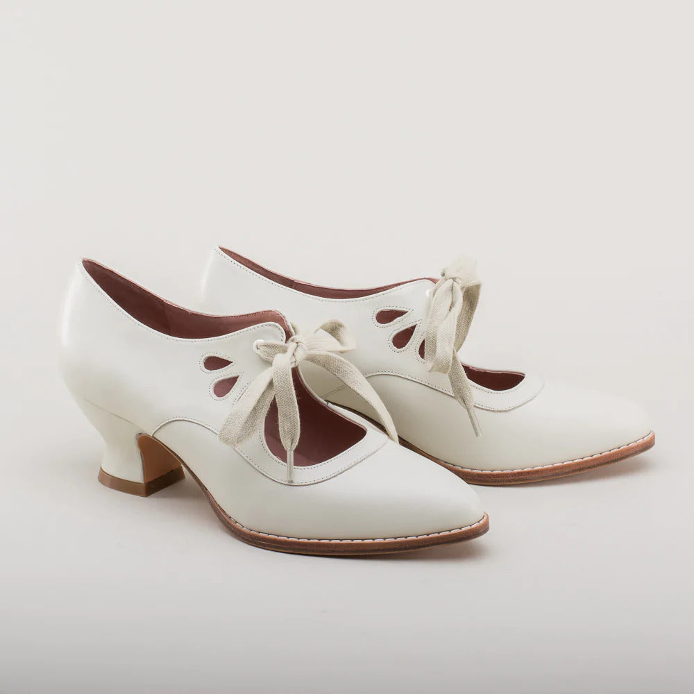 Stylish orthopedic dress shoes, Viviana pumps, providing excellent arch & posture support for women.