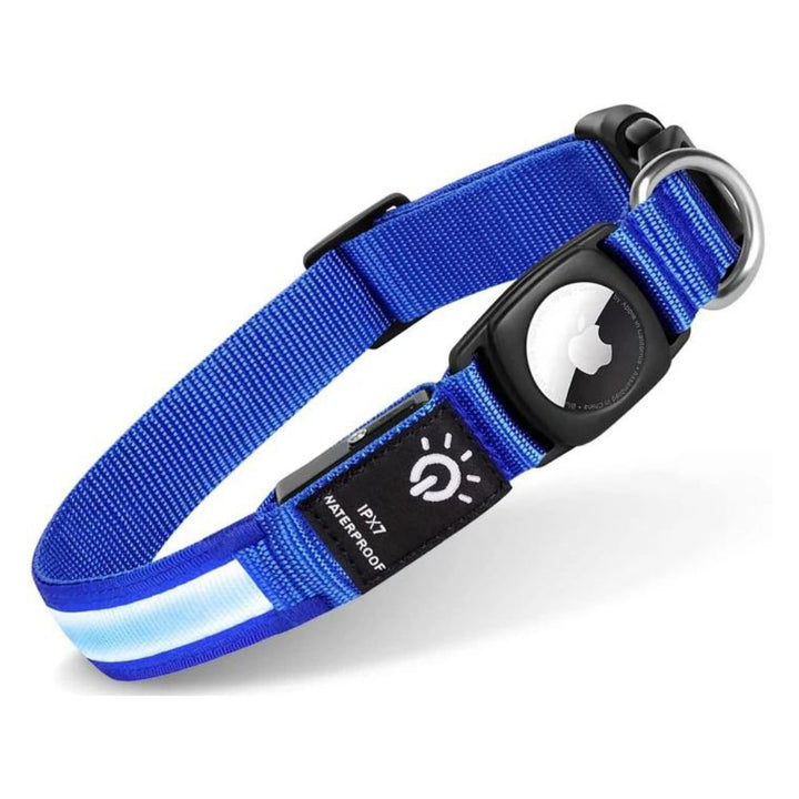 Reflective dog collar for active dogs, with a robust AirTag pouch for secure GPS pet tracking.