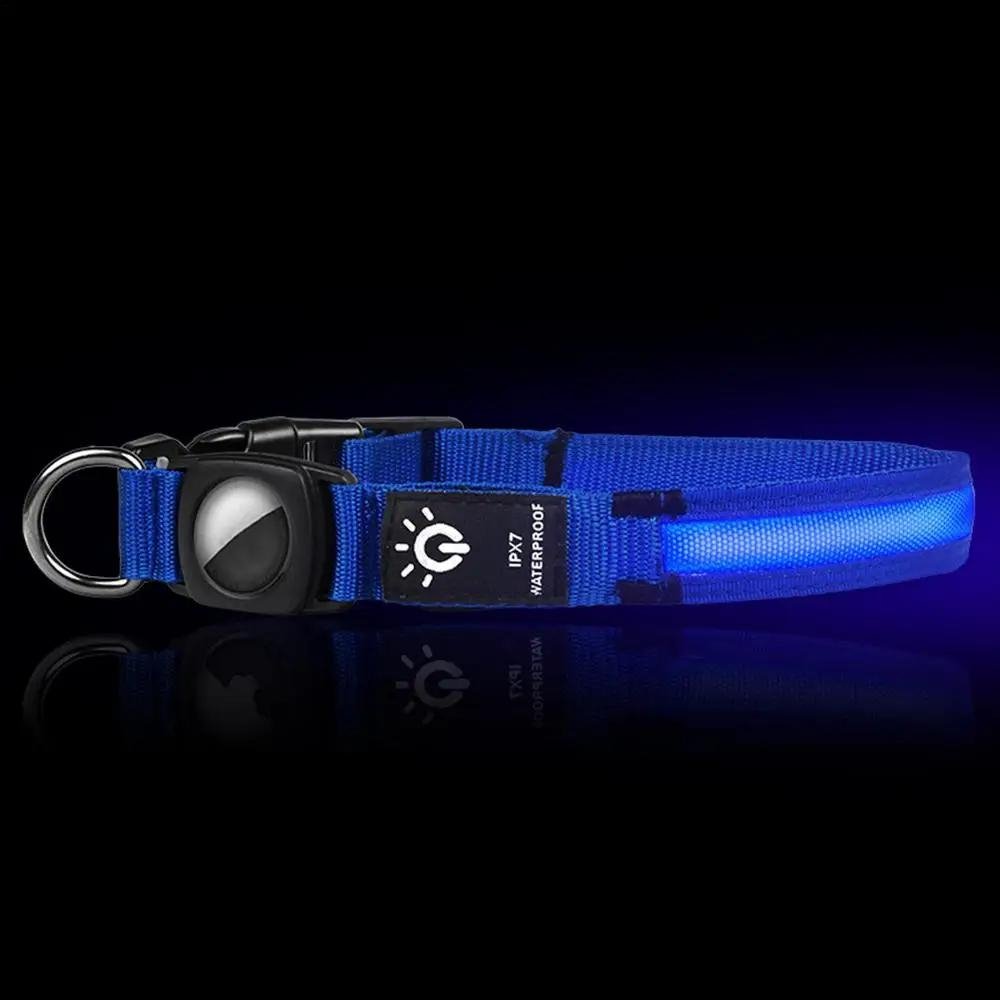 Adjustable reflective dog collar with AirTag holder, ensuring your dog is safe and traceable 24/7.