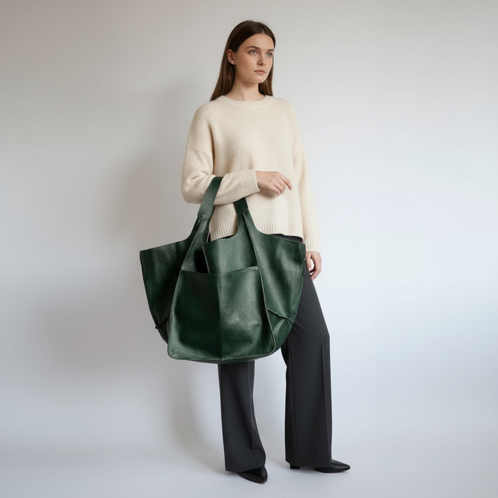 Spacious vegan leather tote bag for women. Stylish everyday shoulder bag, perfect for work & fashion.