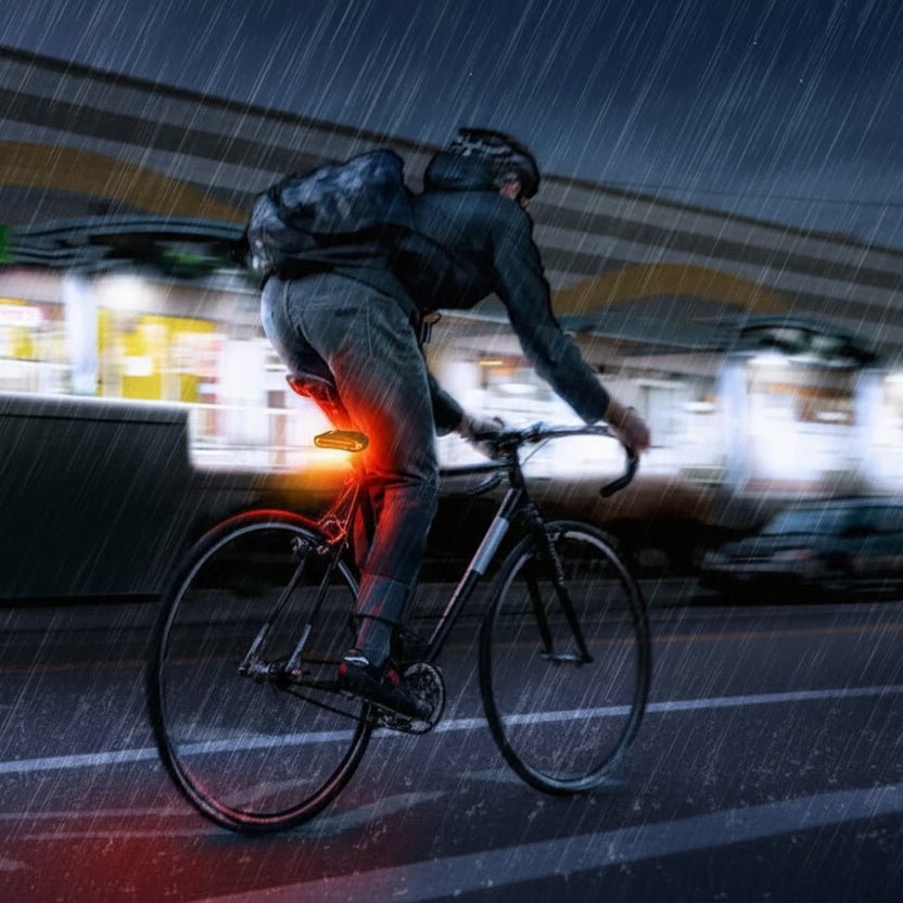High-visibility smart bike rear light. Features loud anti-theft alarm for enhanced cycling safety.