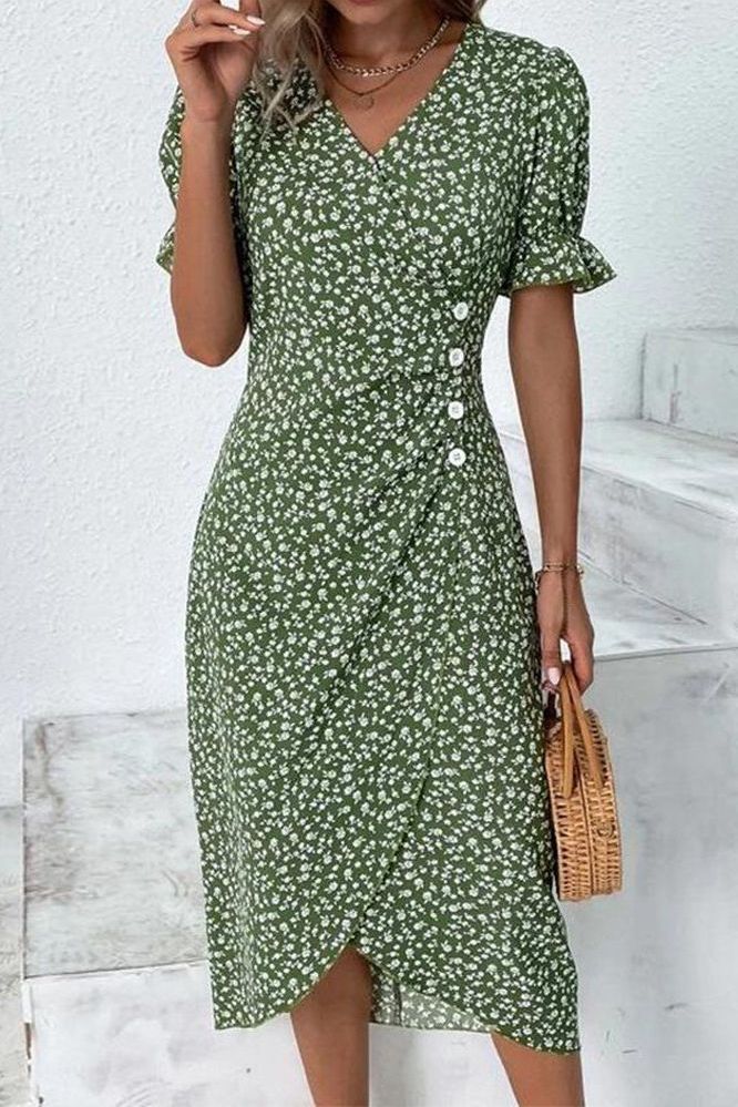 Sophie Women's soft pleated midi dress, elegant & comfortable for any occasion.