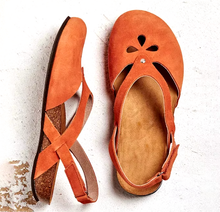 Women's comfortable slip-on sandals, ideal for casual everyday wear. Stylish open-toe design for summer.