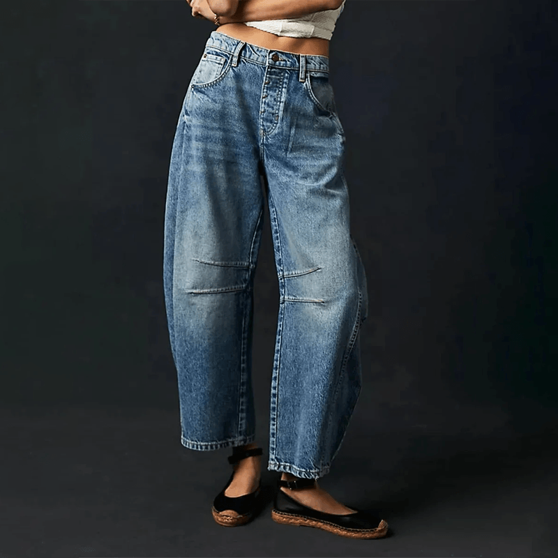 Detail of a pocket on women's high waist wide leg jeans, emphasizing quality and casual fashion for everyday comfort.